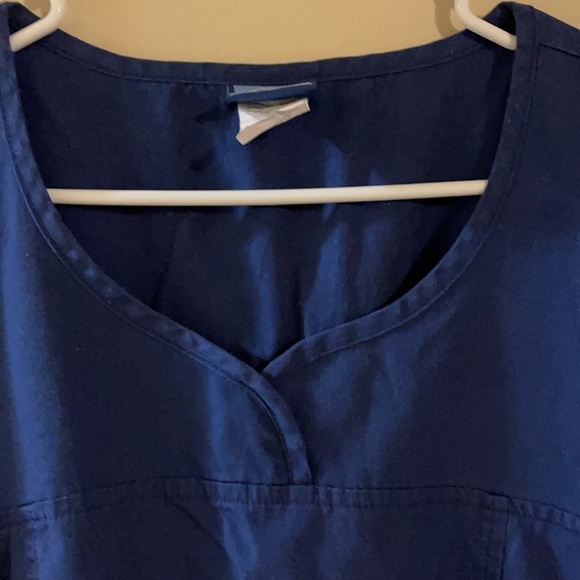 Authentic Cherokee 2pc scrub set - Picture 8 of 8